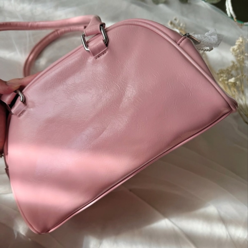 Pink Bow Shoulder Bag + Bag Charm - Picture 12 of 13